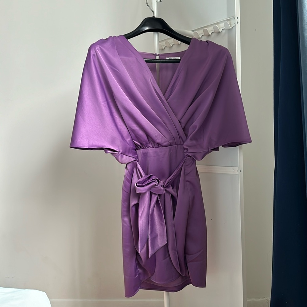 Gorgeous light purple satin dress by Tussah | size 8